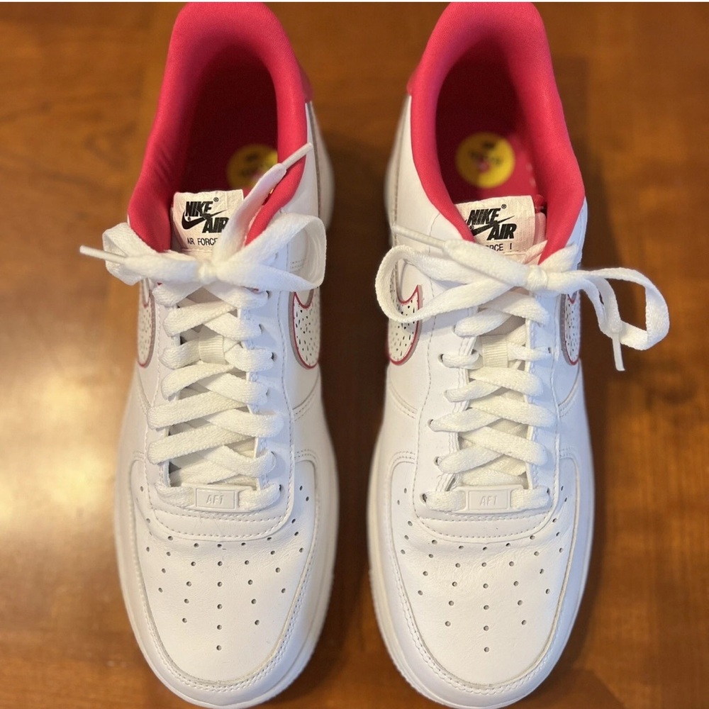 Nike Air Force 1 Dragonfruit with Pink Highlights - Picture 2 of 7